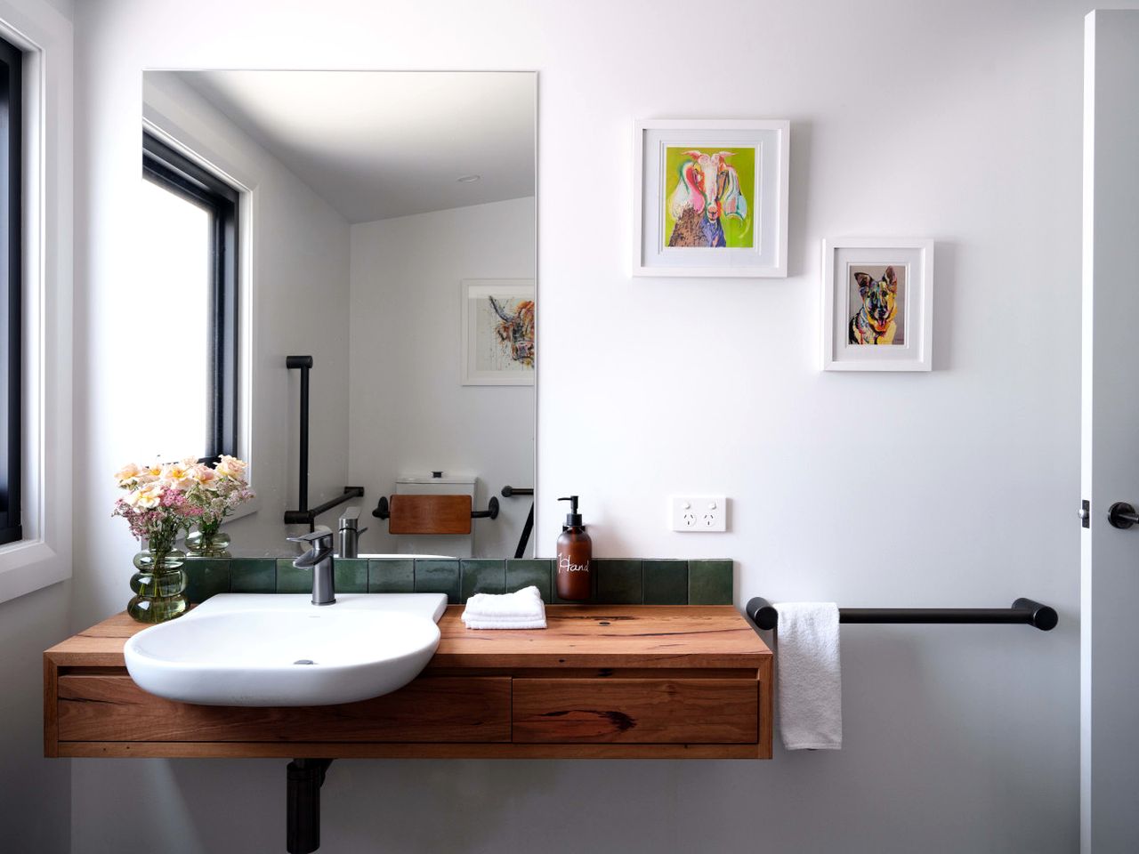 Luxury Villa with Heated Bathroom & Pet-Friendly Access, Close to Wineries in Mudgee, NSW