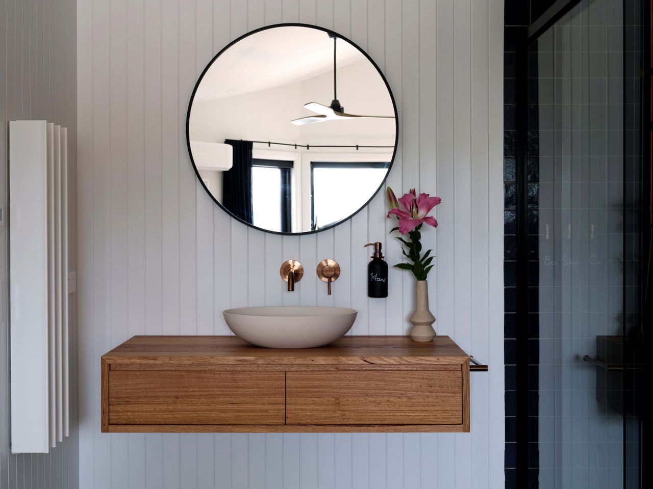 Luxury Cellar Door Accommodation with Heated Bathroom Near Wineries | Mudgee, NSW