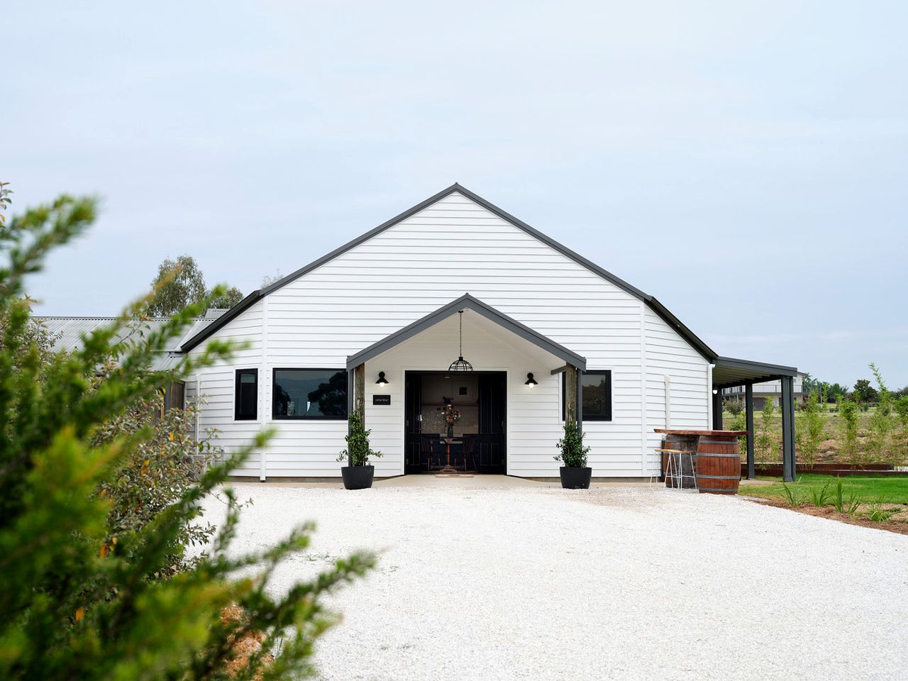 Luxury Cellar Door Accommodation with Heated Bathroom Near Wineries | Mudgee, NSW