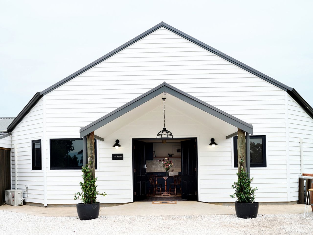 Luxury Cellar Door Accommodation with Heated Bathroom Near Wineries | Mudgee, NSW