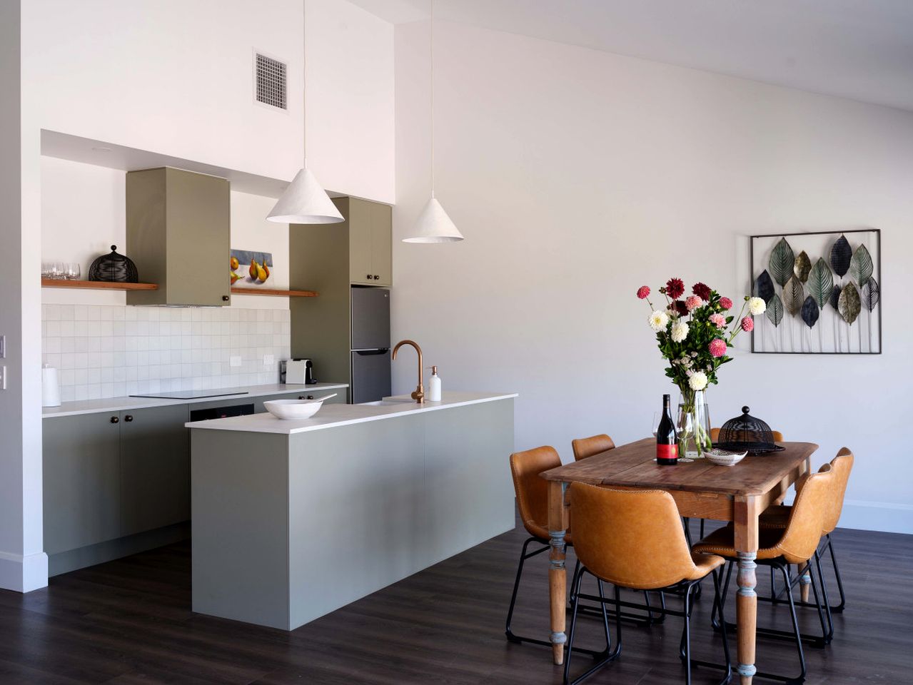 Luxury Pet-Friendly Villa with Heated Bathrooms & Full Kitchen Near Wineries in Mudgee, New South Wales