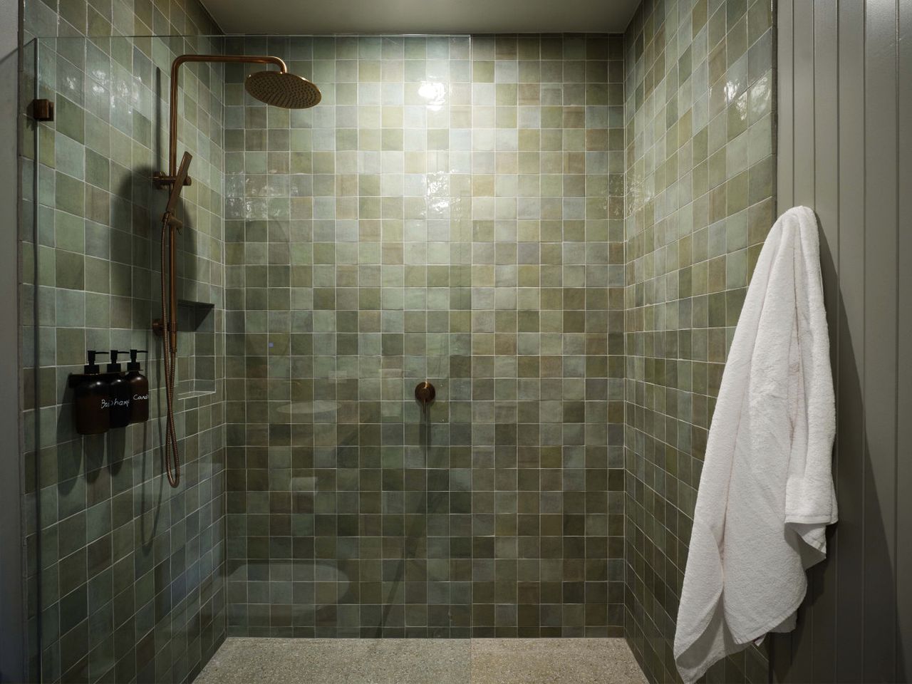 Luxury Pet-Friendly Villa with Heated Bathrooms & Full Kitchen Near Wineries in Mudgee, New South Wales