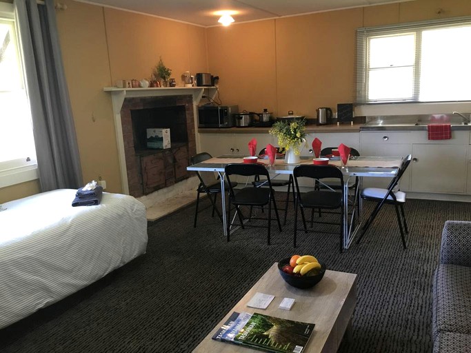 Cottages (Bothwell, Tasmania, Australia)