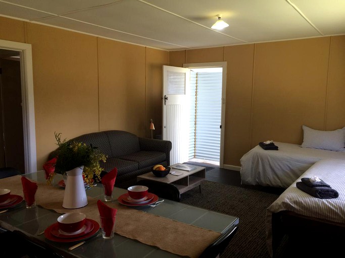 Cottages (Bothwell, Tasmania, Australia)