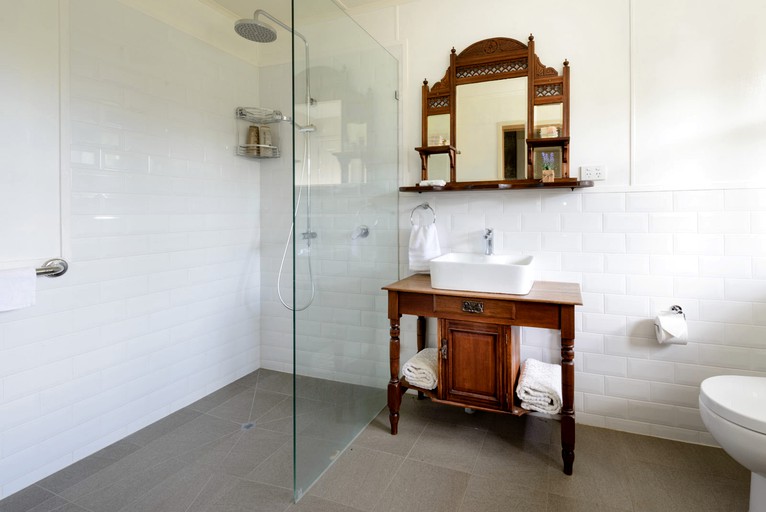 Nature Lodges (Bothwell, Tasmania, Australia)