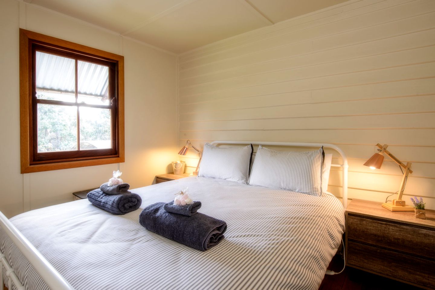 Gorgeous Vacation Rental with Complimentary Breakfast near New Norfolk, Tasmania