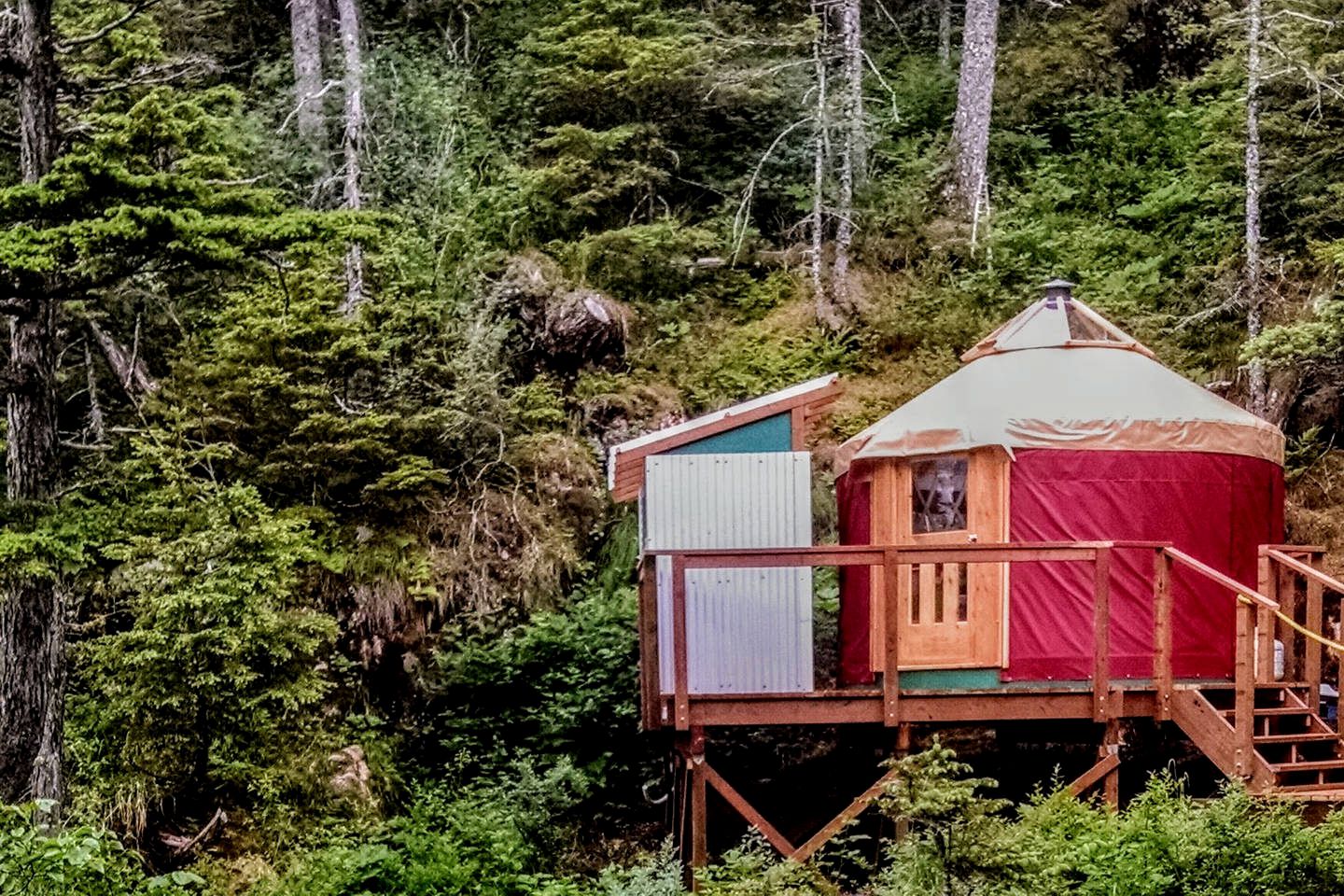 Rustic Yurt with Complimentary Sea Kayaks for a Unique Getaway in Seward, Alaska