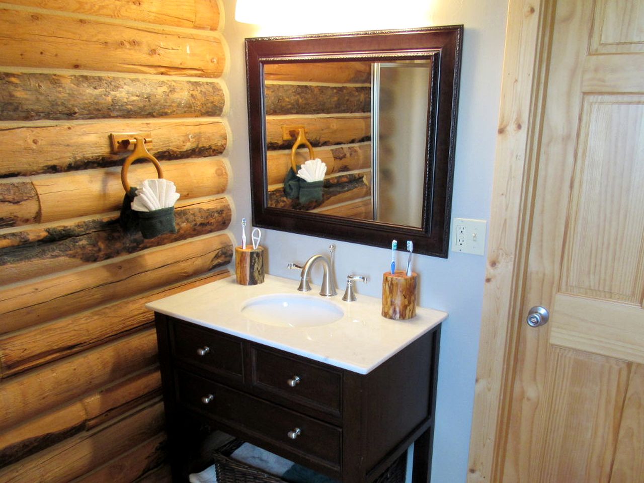 Scenic Vacation Cabin with 360° Mountain Views near Yellowstone National Park in Madison River Valley, Montana