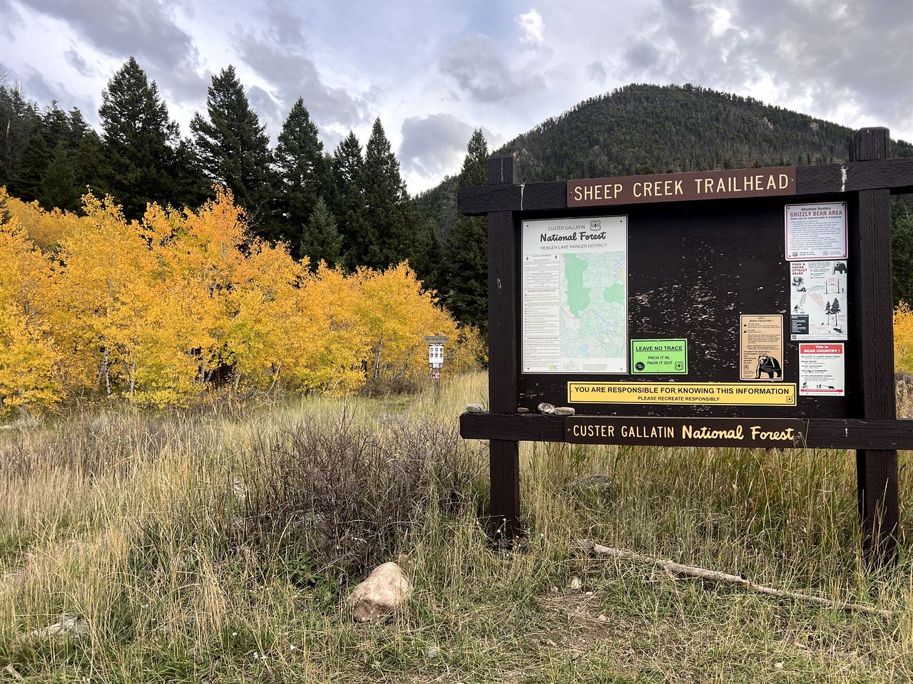 Scenic Vacation Cabin with 360° Mountain Views near Yellowstone National Park in Madison River Valley, Montana