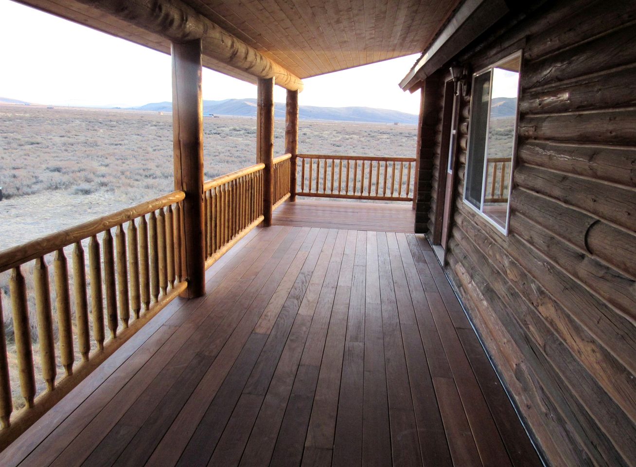 Scenic Vacation Cabin with 360° Mountain Views near Yellowstone National Park in Madison River Valley, Montana