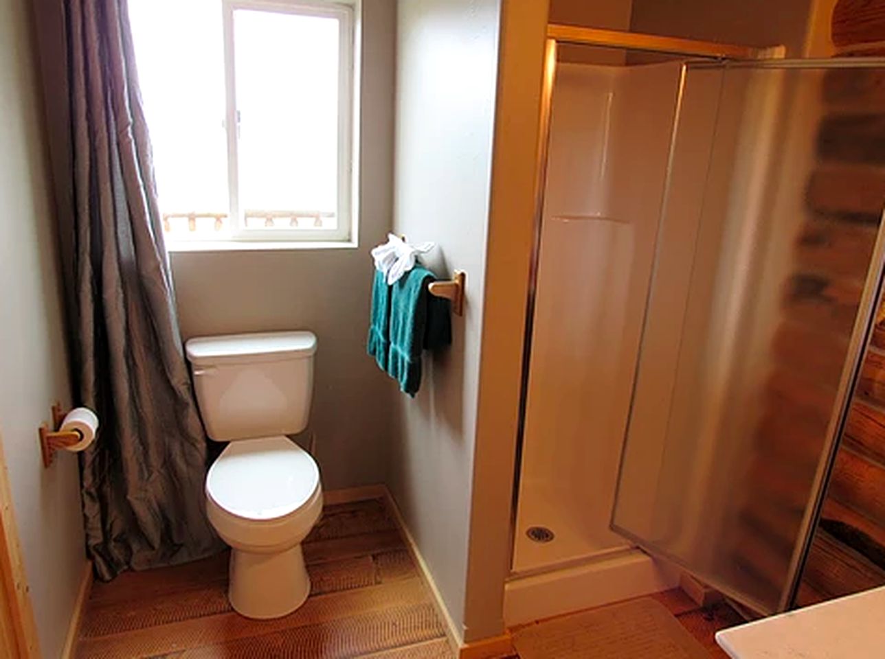 Magnificent Log Cabin with Mountain Views near Yellowstone National Park, Montana