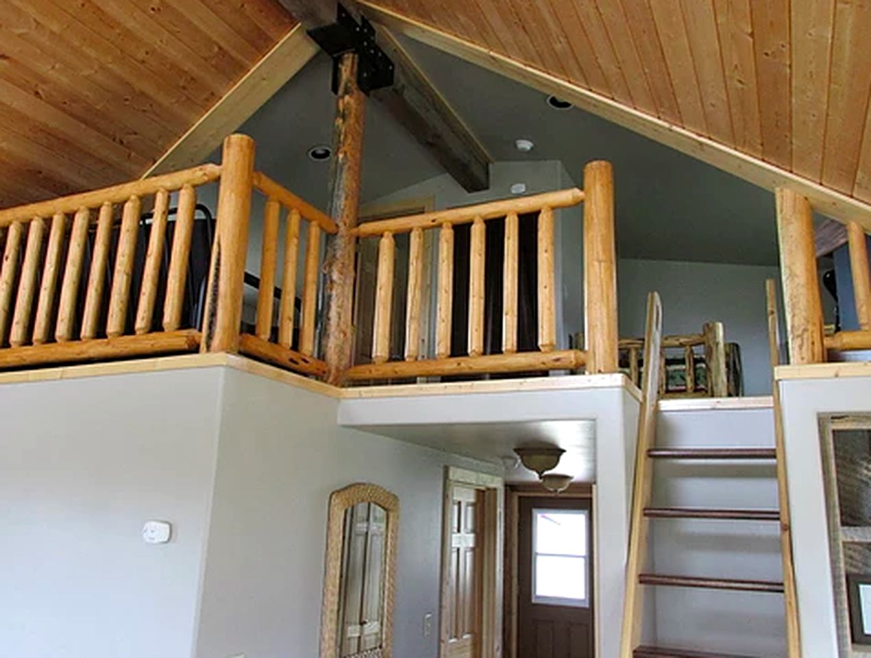 Magnificent Log Cabin with Mountain Views near Yellowstone National Park, Montana