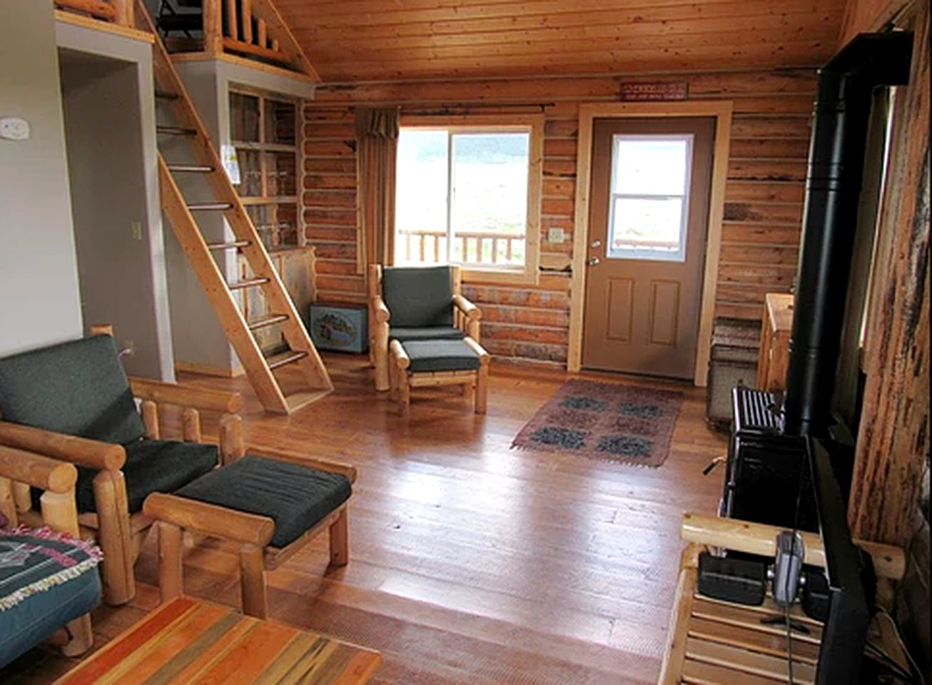 Magnificent Log Cabin with Mountain Views near Yellowstone National Park, Montana