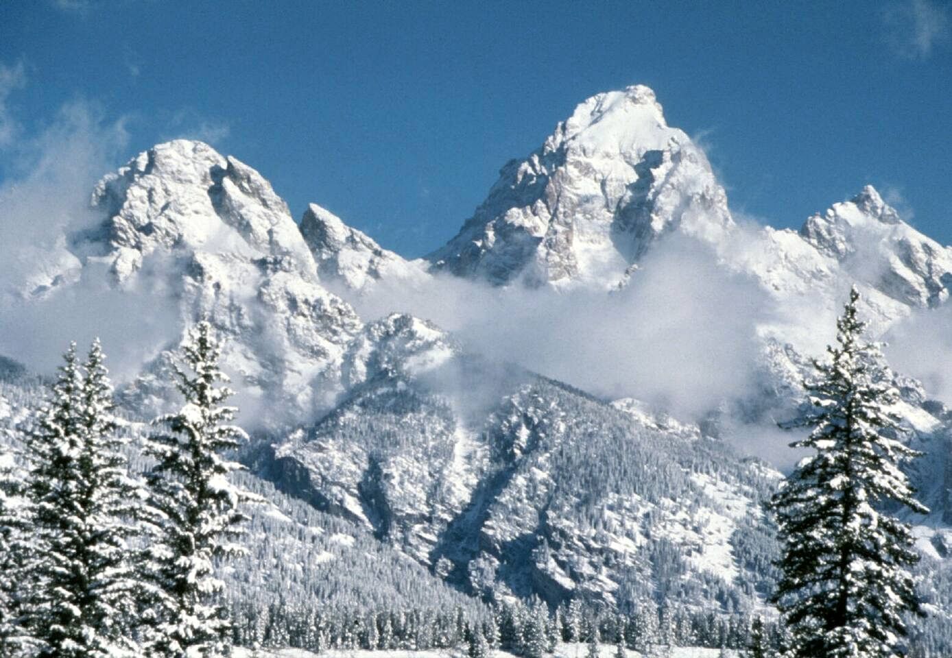 Charming Glamping Wagon with Mountain Views on Working Ranch near Grand Teton – Tetonia, Idaho