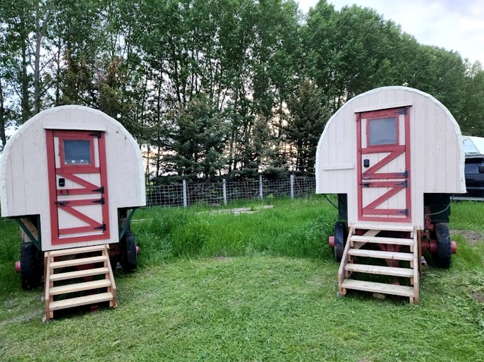 Caravans (United States of America, Tetonia, Idaho)