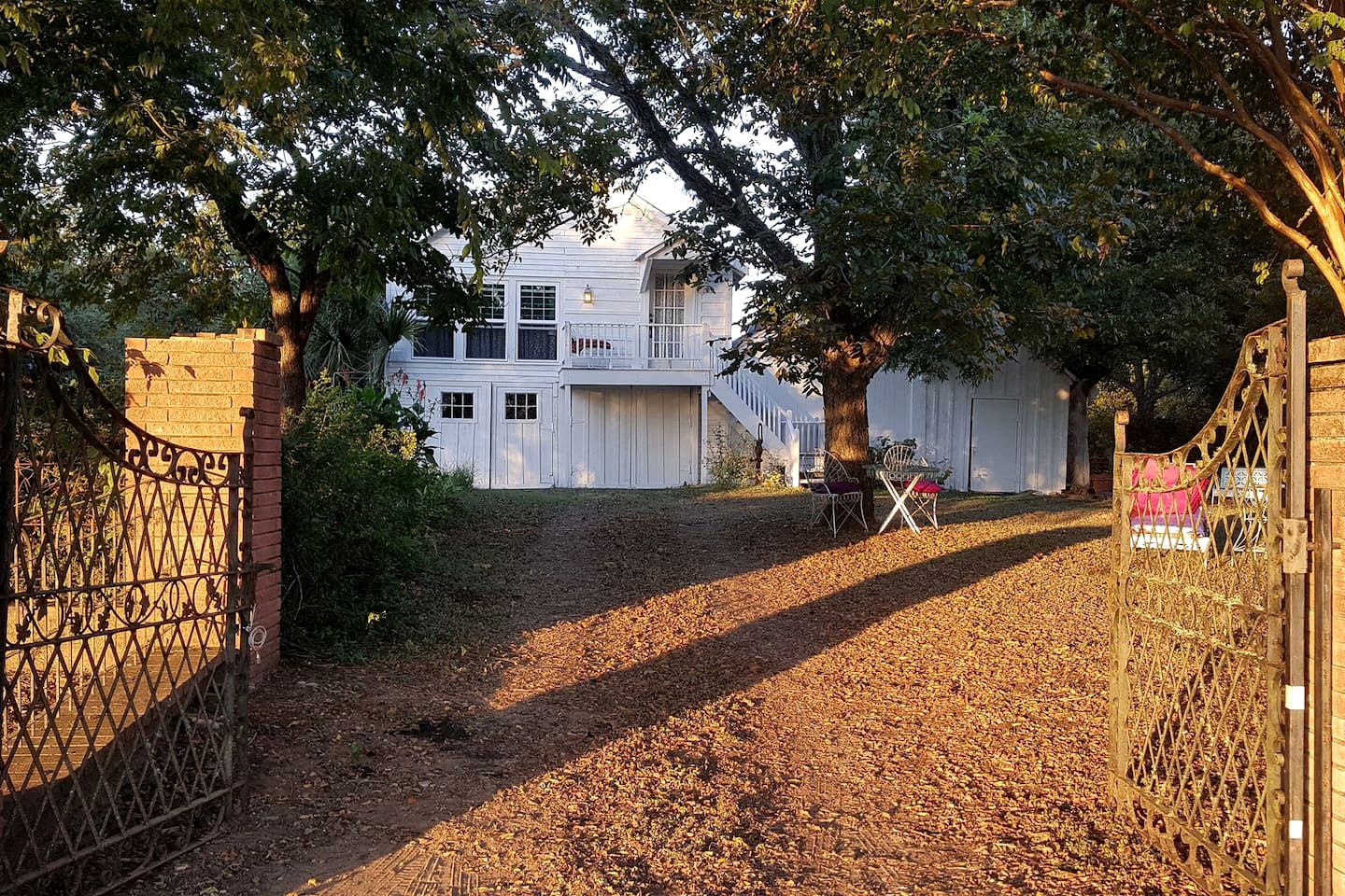 Fully Furnished Cottage Rental with Private Veranda near Houston, Texas