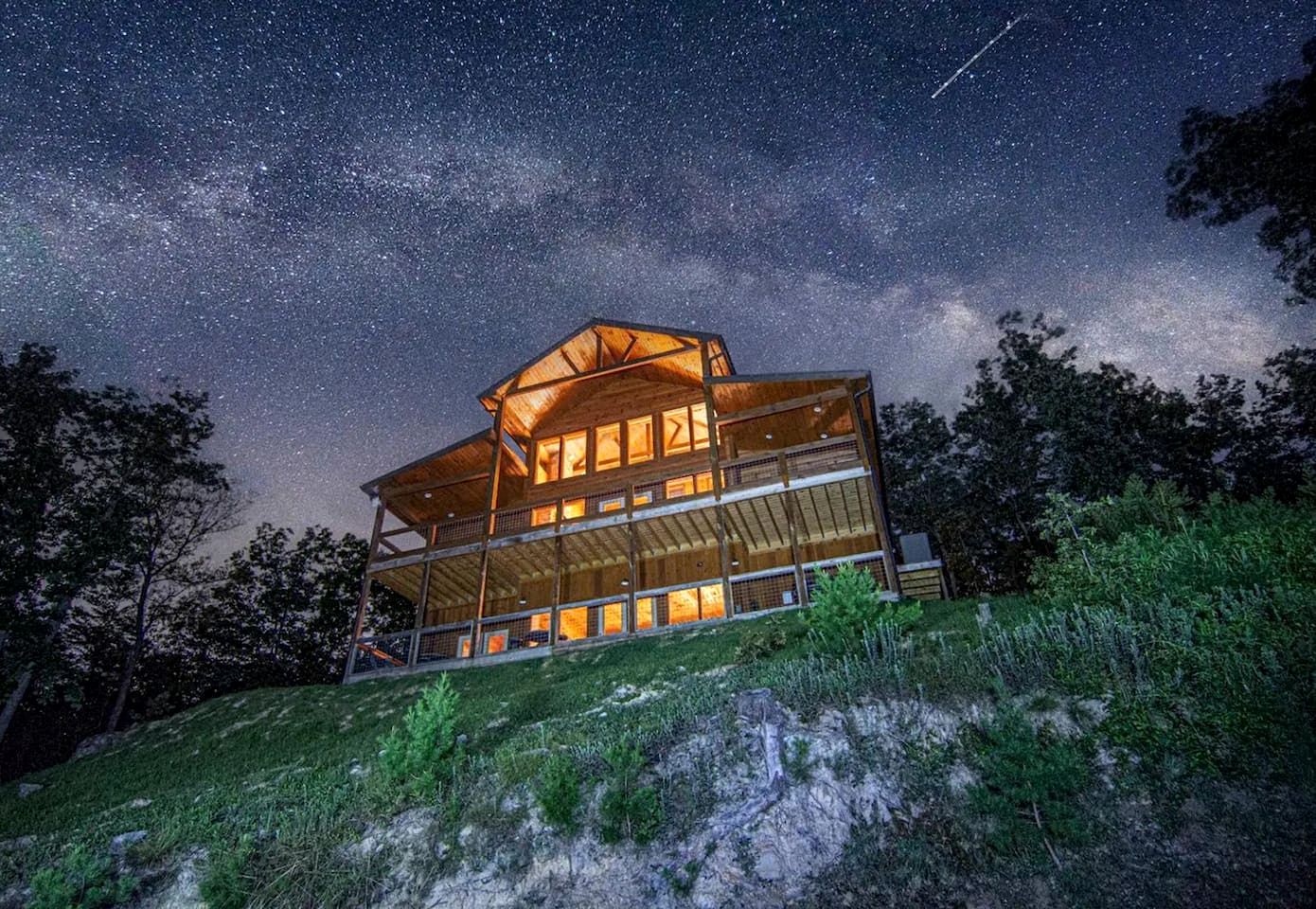 Luxurious Sevierville Mountain Retreat • Heated Indoor Pool, Hot Tub & Arcade, Sevierville, TN