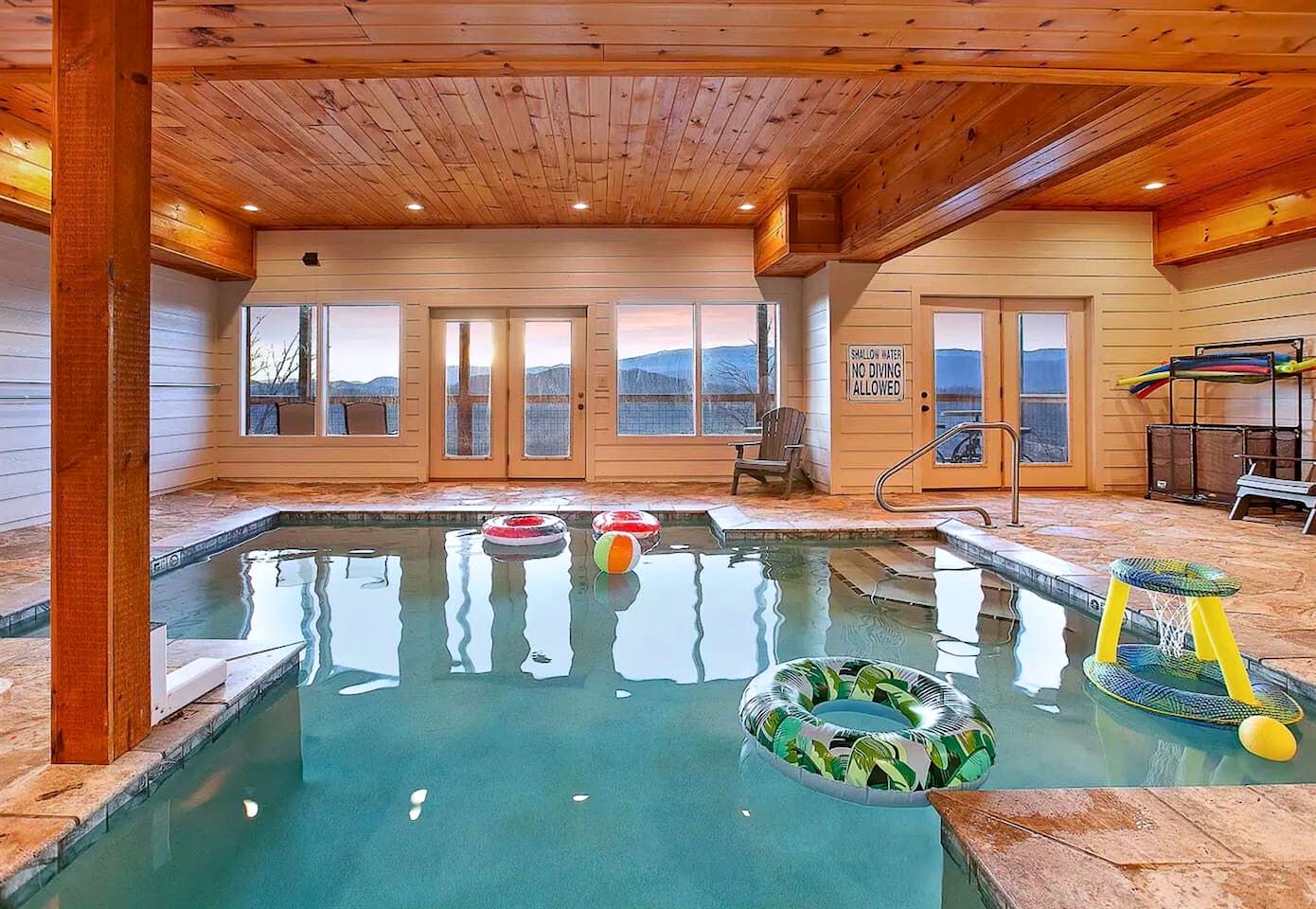 Luxurious Sevierville Mountain Retreat • Heated Indoor Pool, Hot Tub & Arcade, Sevierville, TN