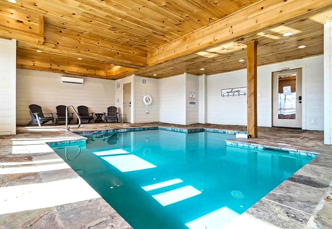 Luxurious Sevierville Mountain Retreat • Heated Indoor Pool, Hot Tub & Arcade, Sevierville, TN