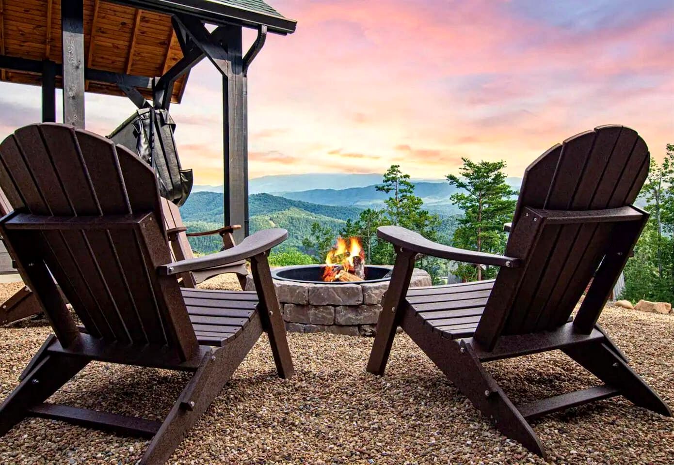Scenic Smoky Mountain Retreat with Heated Indoor Pool & Game Room near Pigeon Forge, Sevierville TN