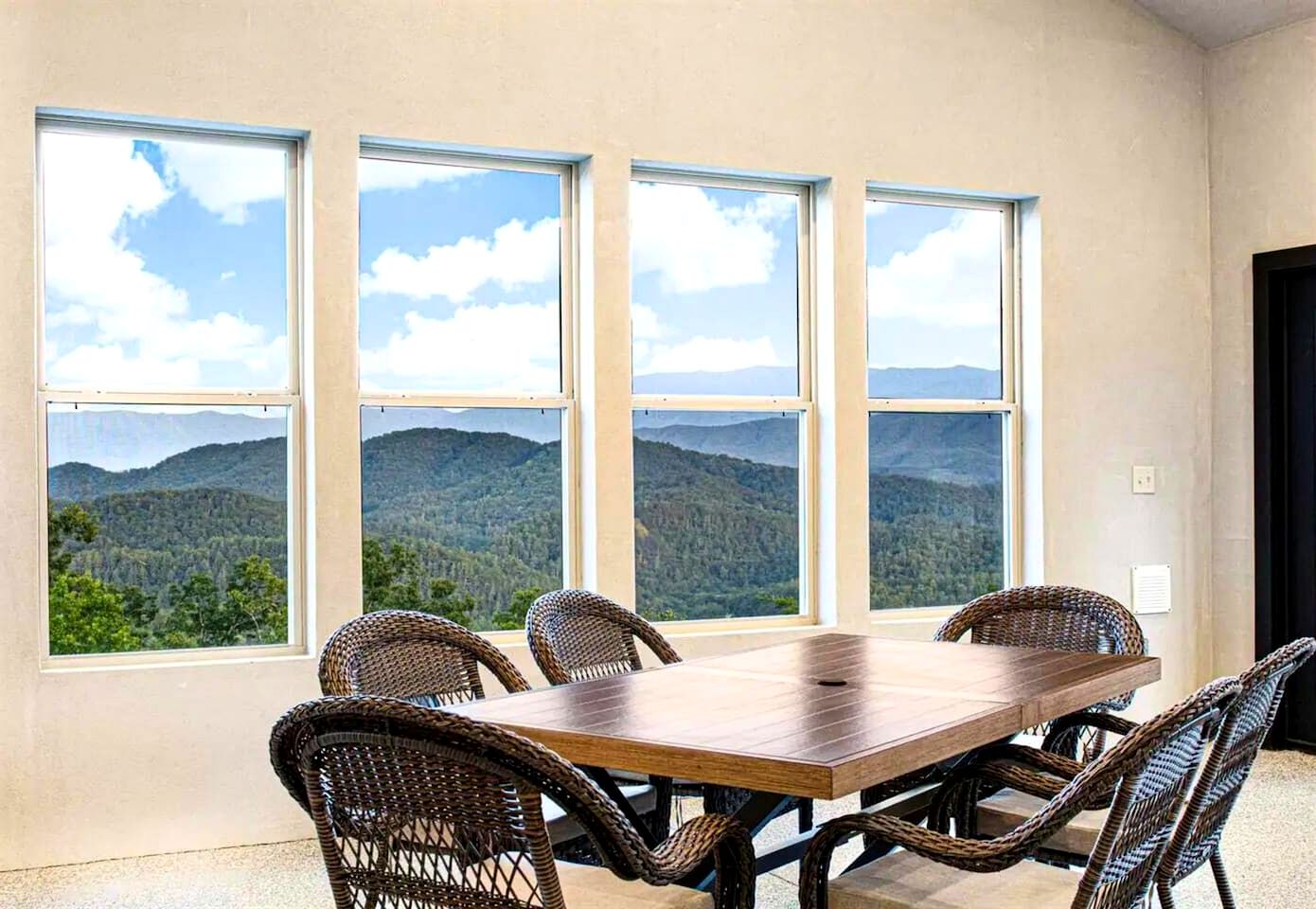 Scenic Smoky Mountain Retreat with Heated Indoor Pool & Game Room near Pigeon Forge, Sevierville TN