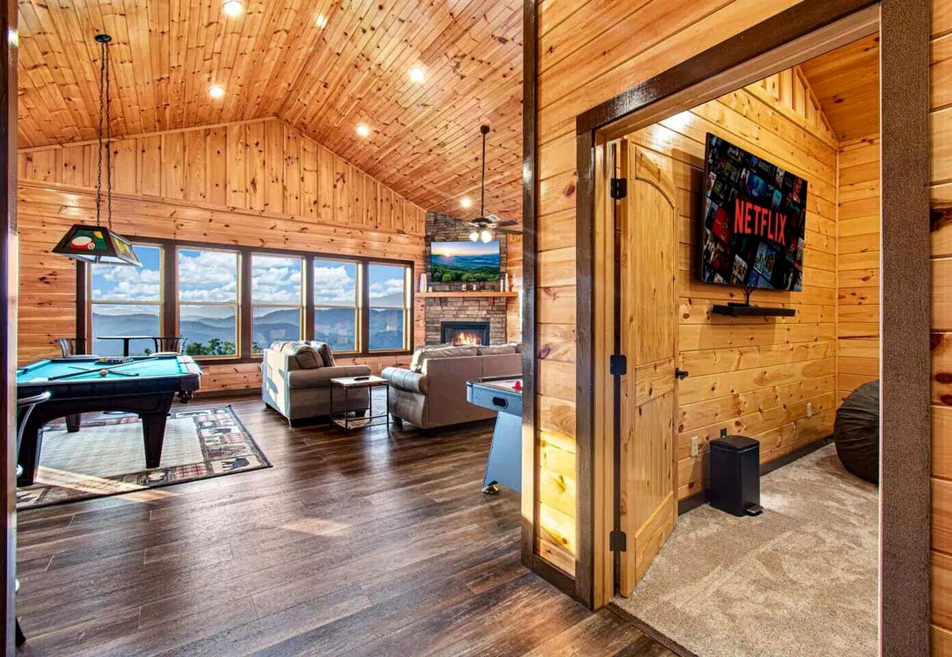 Scenic Smoky Mountain Retreat with Heated Indoor Pool & Game Room near Pigeon Forge, Sevierville TN