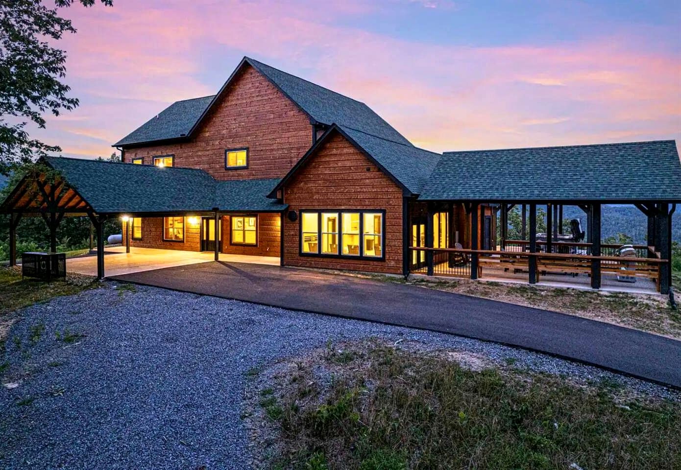 Scenic Smoky Mountain Retreat with Heated Indoor Pool & Game Room near Pigeon Forge, Sevierville TN