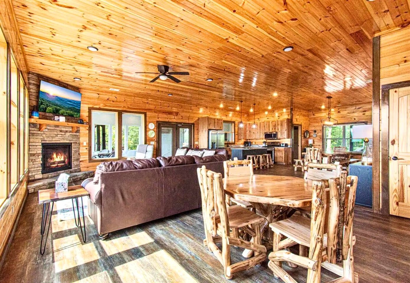 Scenic Smoky Mountain Retreat with Heated Indoor Pool & Game Room near Pigeon Forge, Sevierville TN