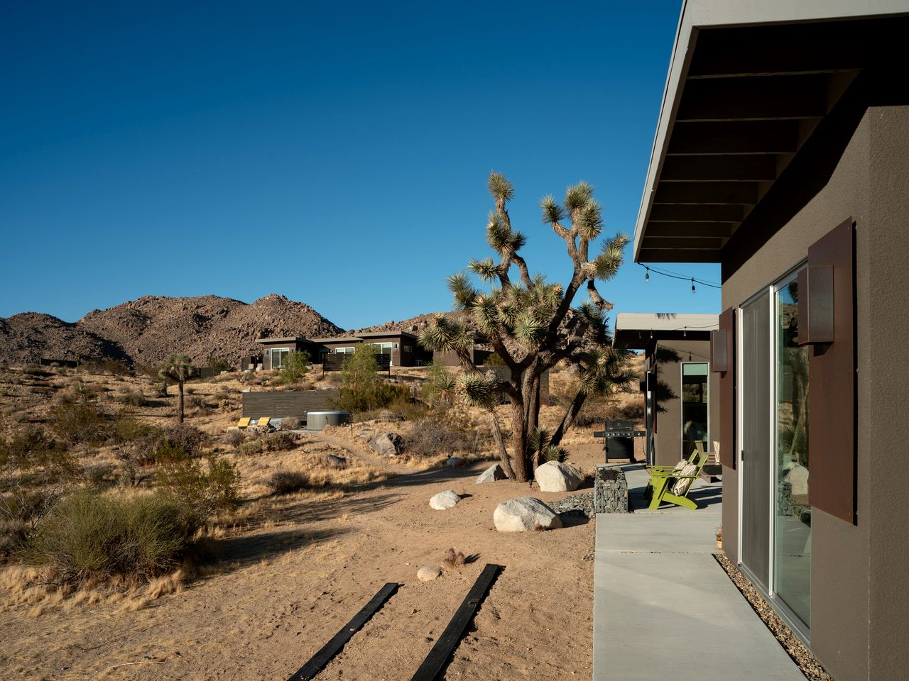 Cozy Vacation Rental with Fire Pit and Hot-tub in Joshua Tree, California