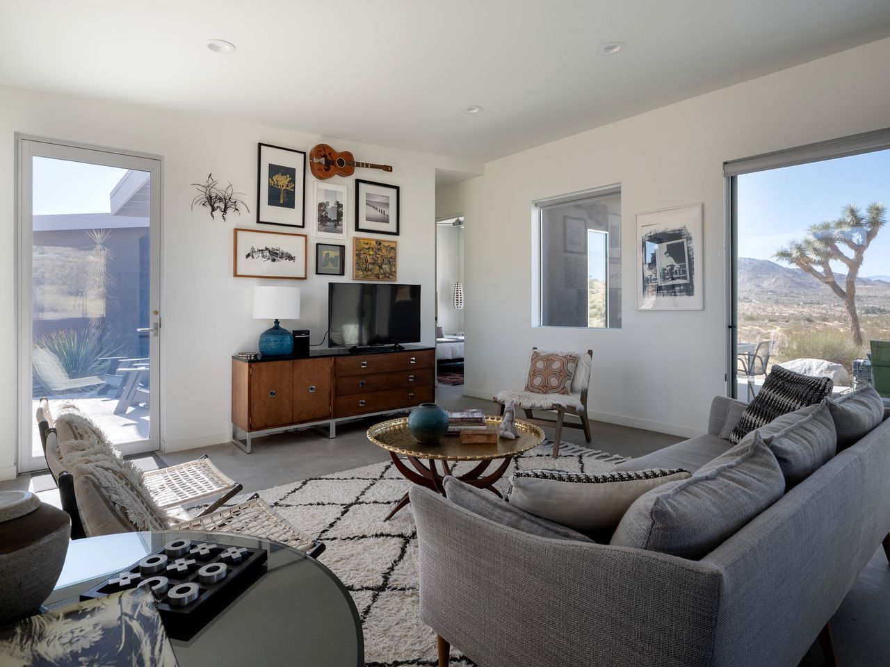 Cozy Vacation Rental with Fire Pit and Hot-tub in Joshua Tree, California
