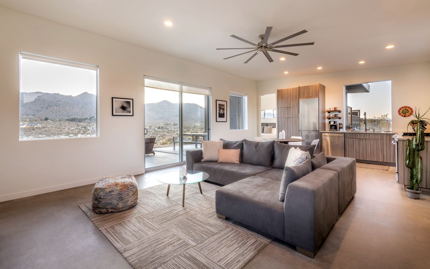 Cozy Vacation Rental with Fire Pit and Hot-tub in Joshua Tree, California