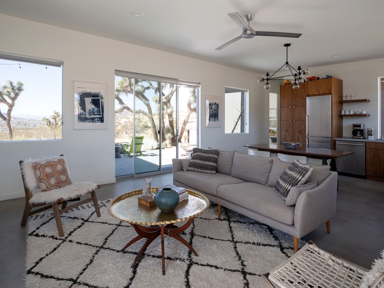 Cozy Vacation Rental with Fire Pit and Hot-tub in Joshua Tree, California