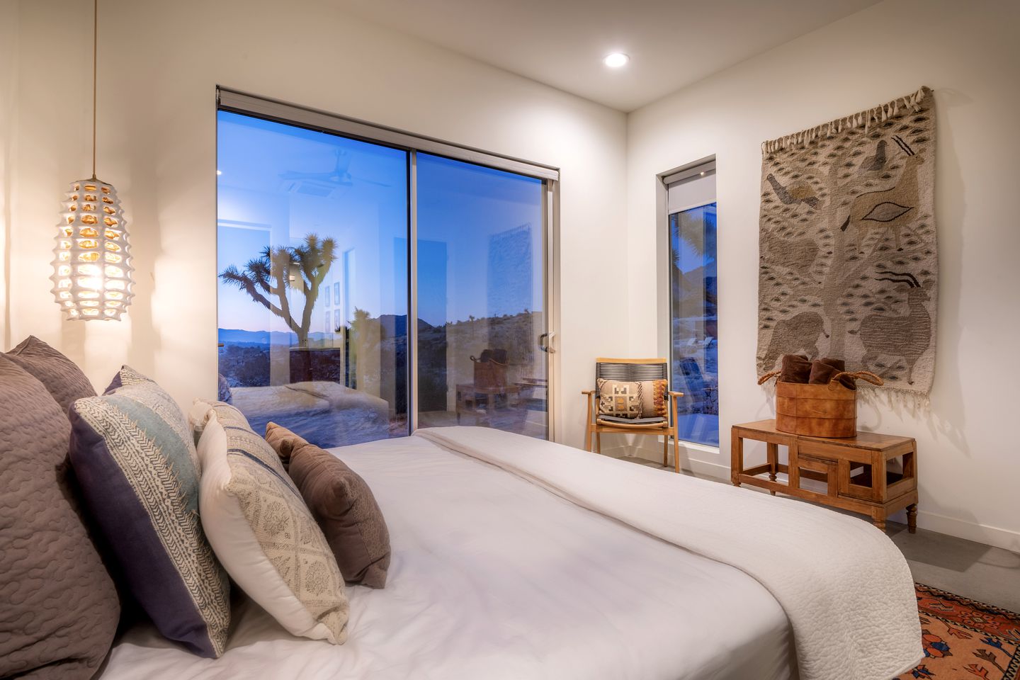 Cozy Vacation Rental with Fire Pit and Hot-tub in Joshua Tree, California