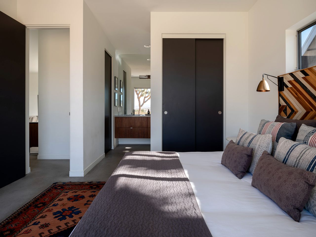 Cozy Vacation Rental with Fire Pit and Hot-tub in Joshua Tree, California