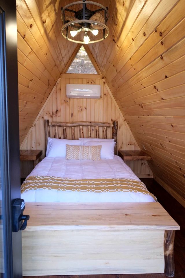 Lovely Rural Cabin Nestled Among Nature by Tappan Lake in Ohio