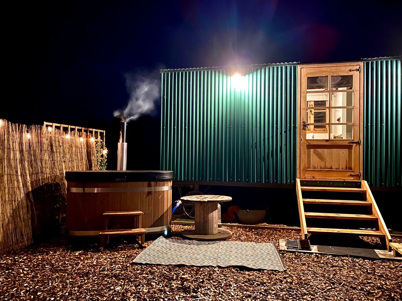 Idyllic Lakeside Container Haven near Rutland Water in Rutland