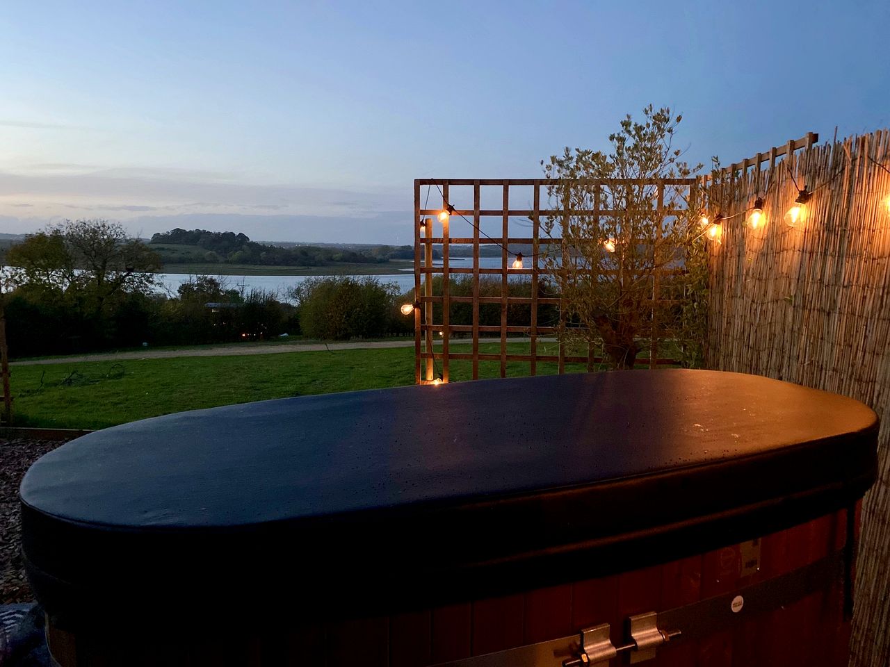 Idyllic Lakeside Container Haven near Rutland Water in Rutland