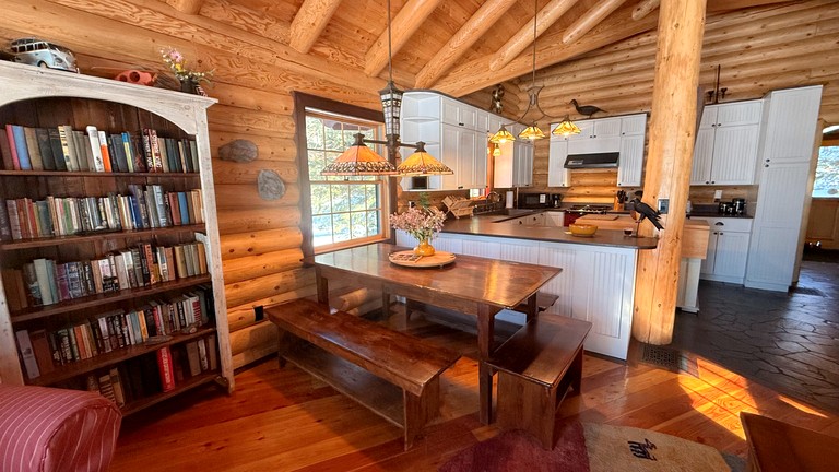 Cabins (United States of America, Greenville, Maine)