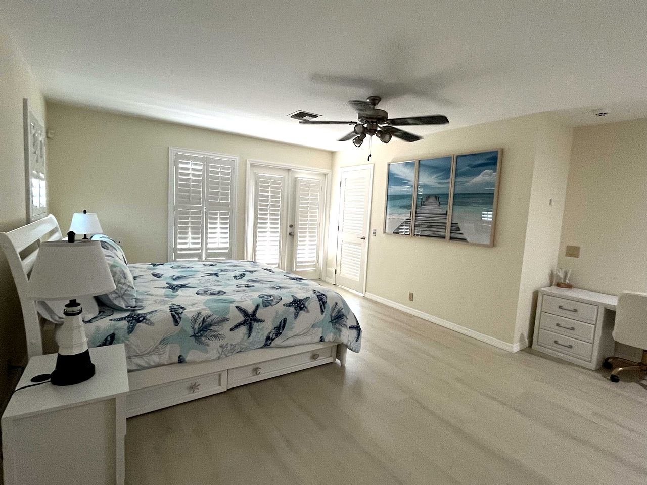 Serene Bayfront Cottage with Private Dock and Beach Access near Florida’s Coastal Paradise
