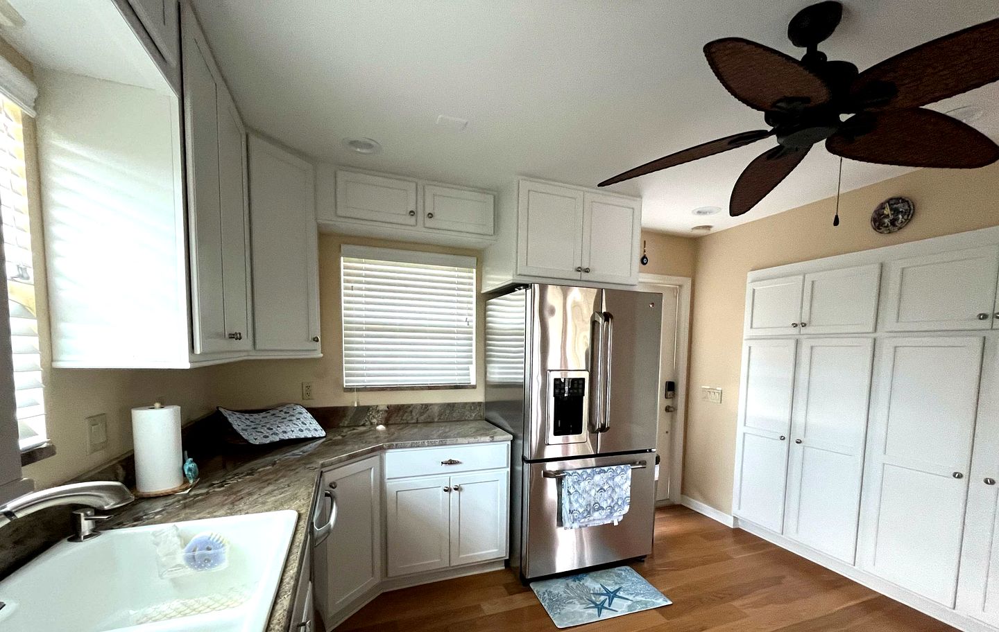 Serene Bayfront Cottage with Private Dock and Beach Access near Florida’s Coastal Paradise