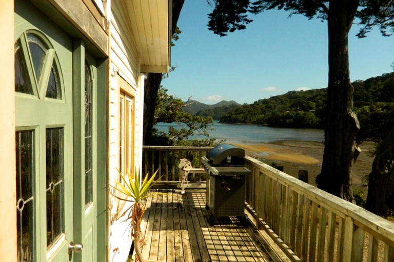 Vacation Rentals (Great Barrier Island, North Island, New Zealand)