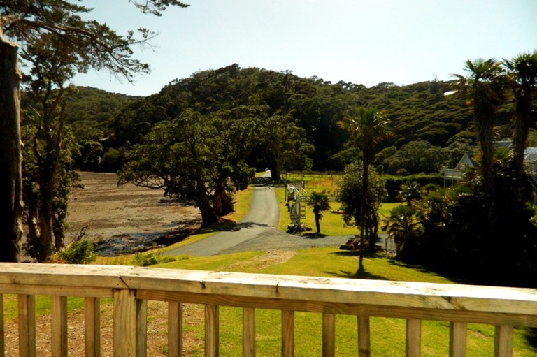 Vacation Rentals (Great Barrier Island, North Island, New Zealand)