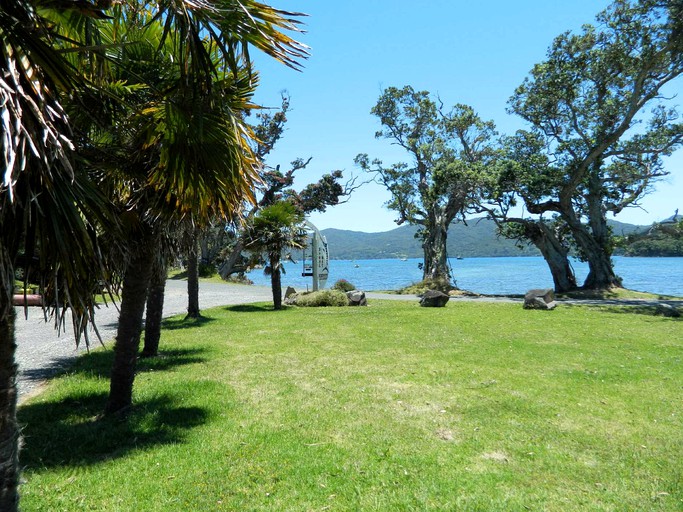 Nature Lodges (Great Barrier Island, North Island, New Zealand)