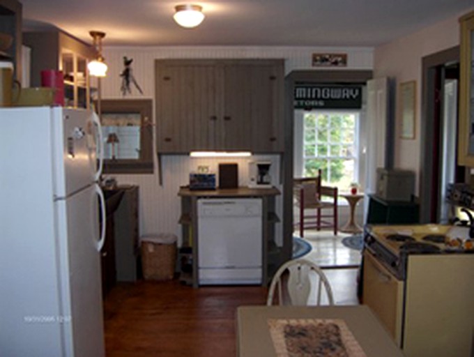 Cabins (Lamoine Point, Maine, United States)