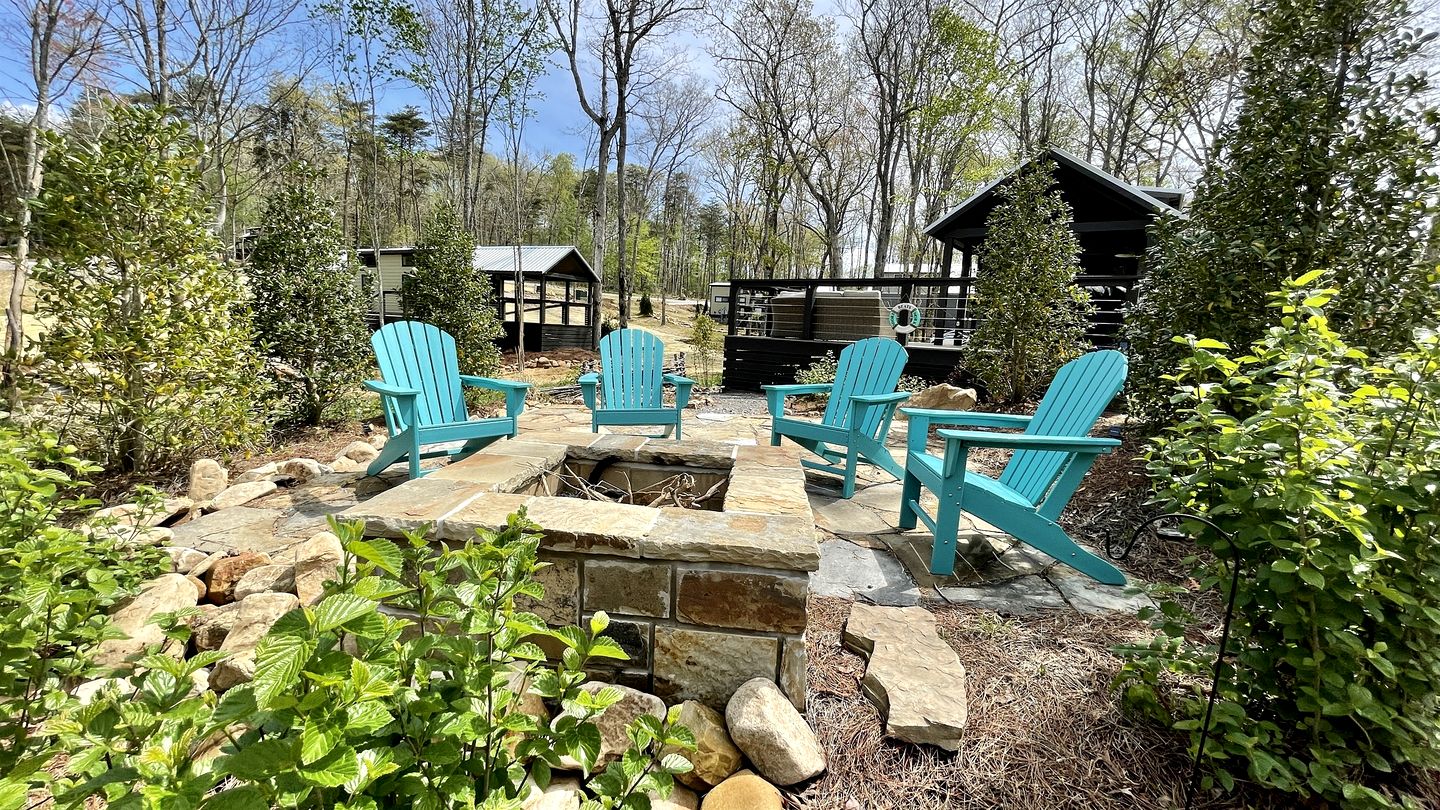 Amazing Lake Close Cabin with Fire Pit in Tracy City, Tennessee