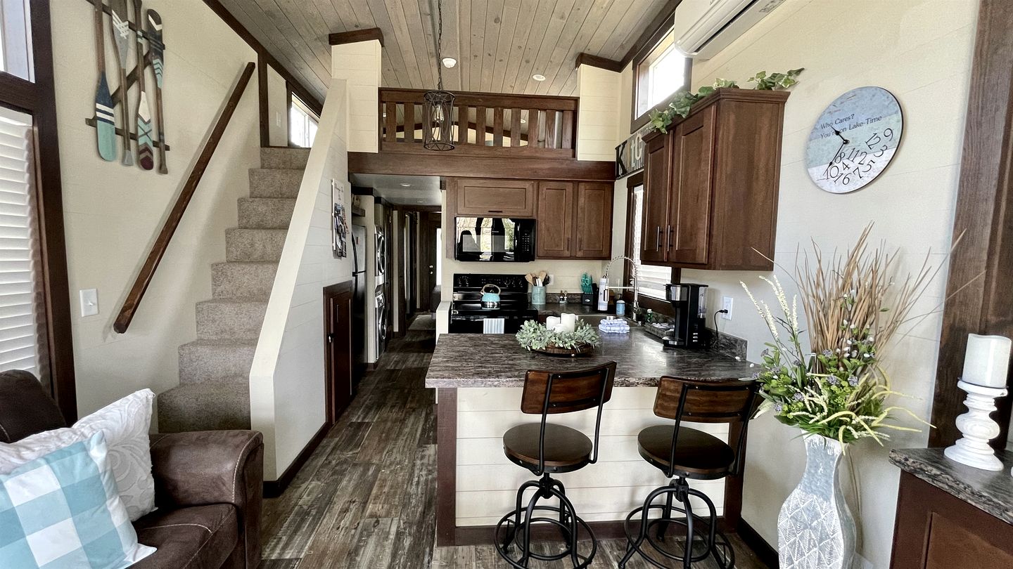 Amazing Lake Close Cabin with Fire Pit in Tracy City, Tennessee