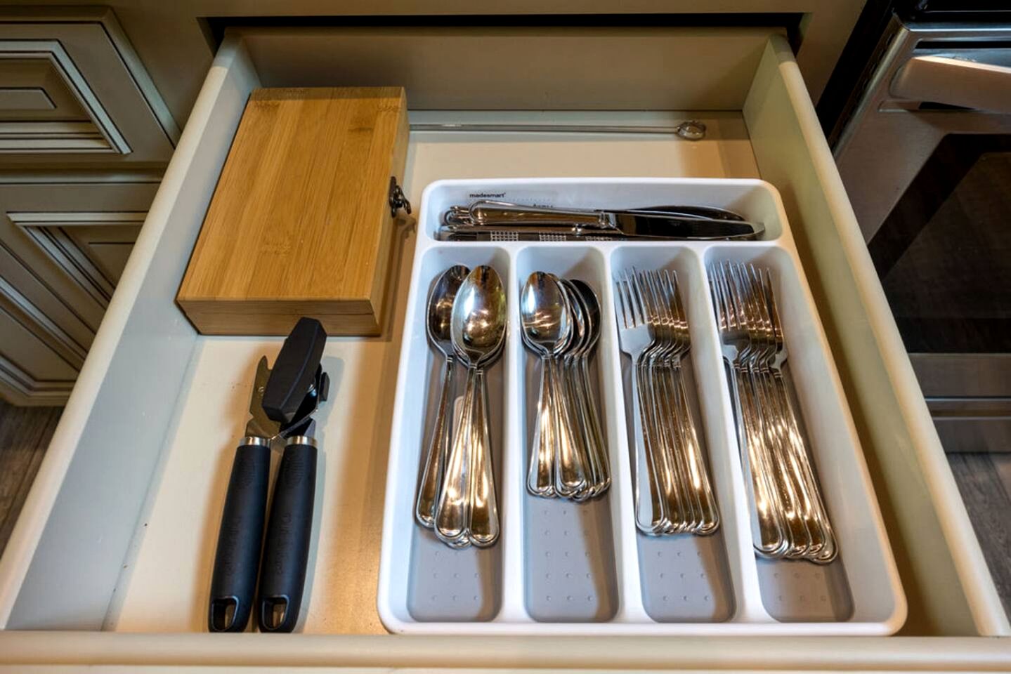 Charming Forest Cabin with Hot Tub & Fire Pit near Gatlinburg, Tennessee