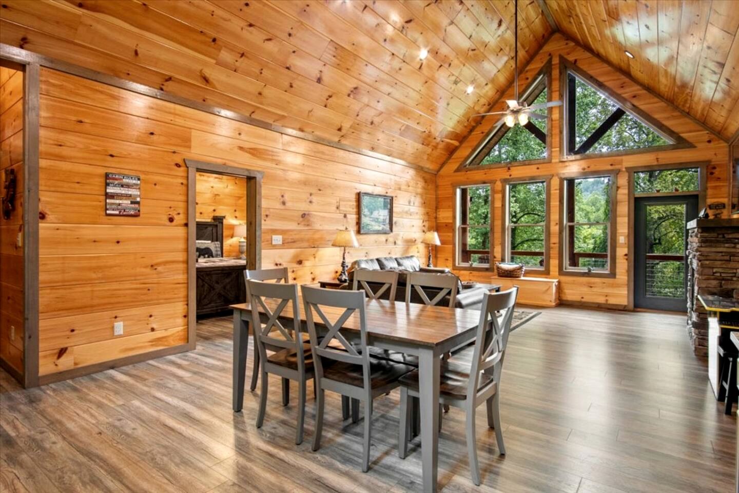Charming Forest Cabin with Hot Tub & Fire Pit near Gatlinburg, Tennessee
