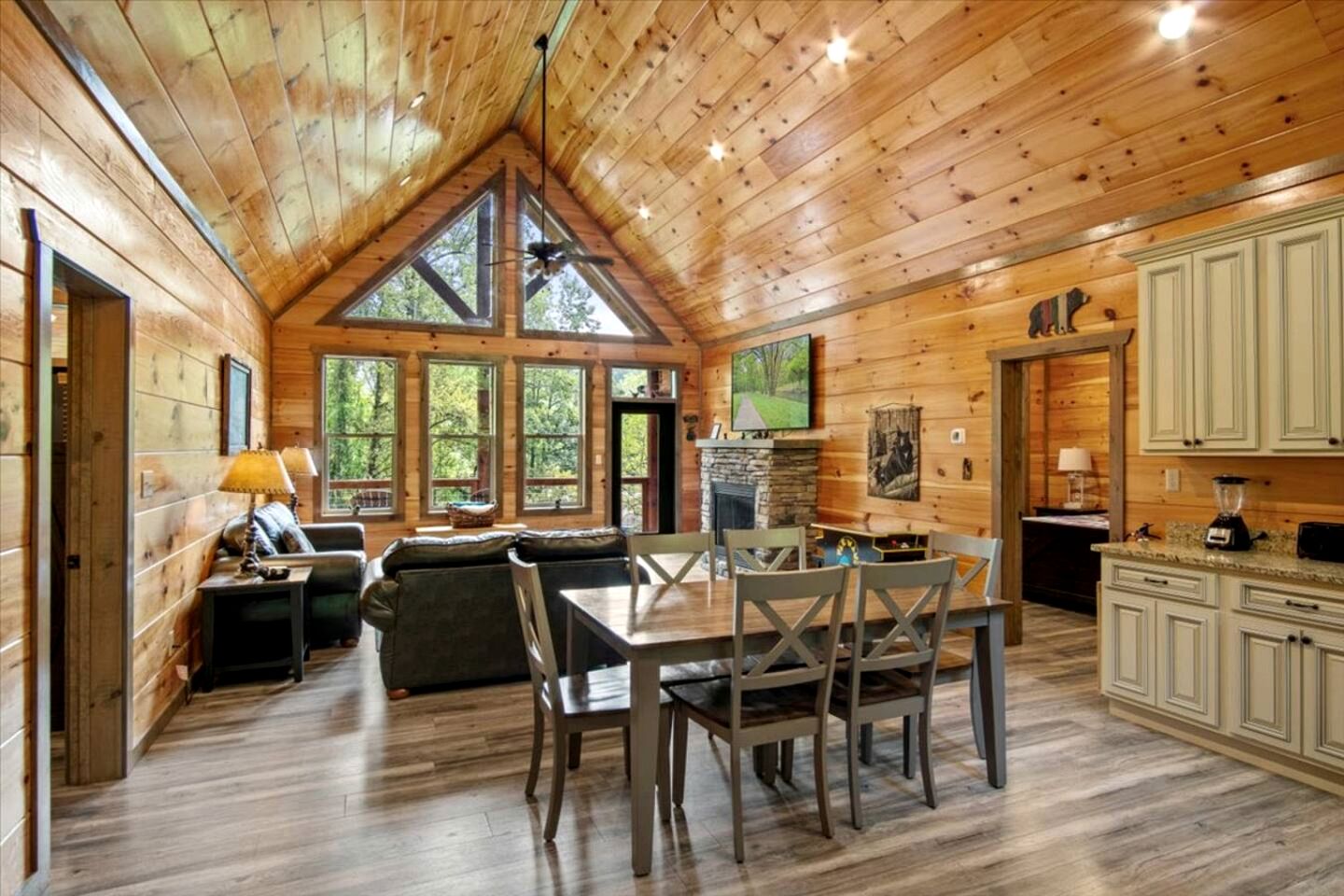 Charming Forest Cabin with Hot Tub & Fire Pit near Gatlinburg, Tennessee