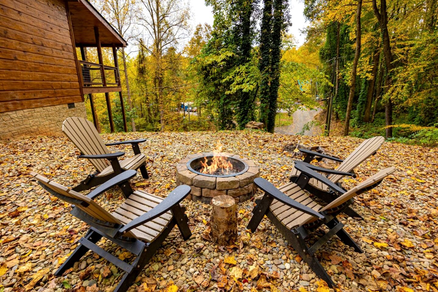 Charming Forest Cabin with Hot Tub & Fire Pit near Gatlinburg, Tennessee